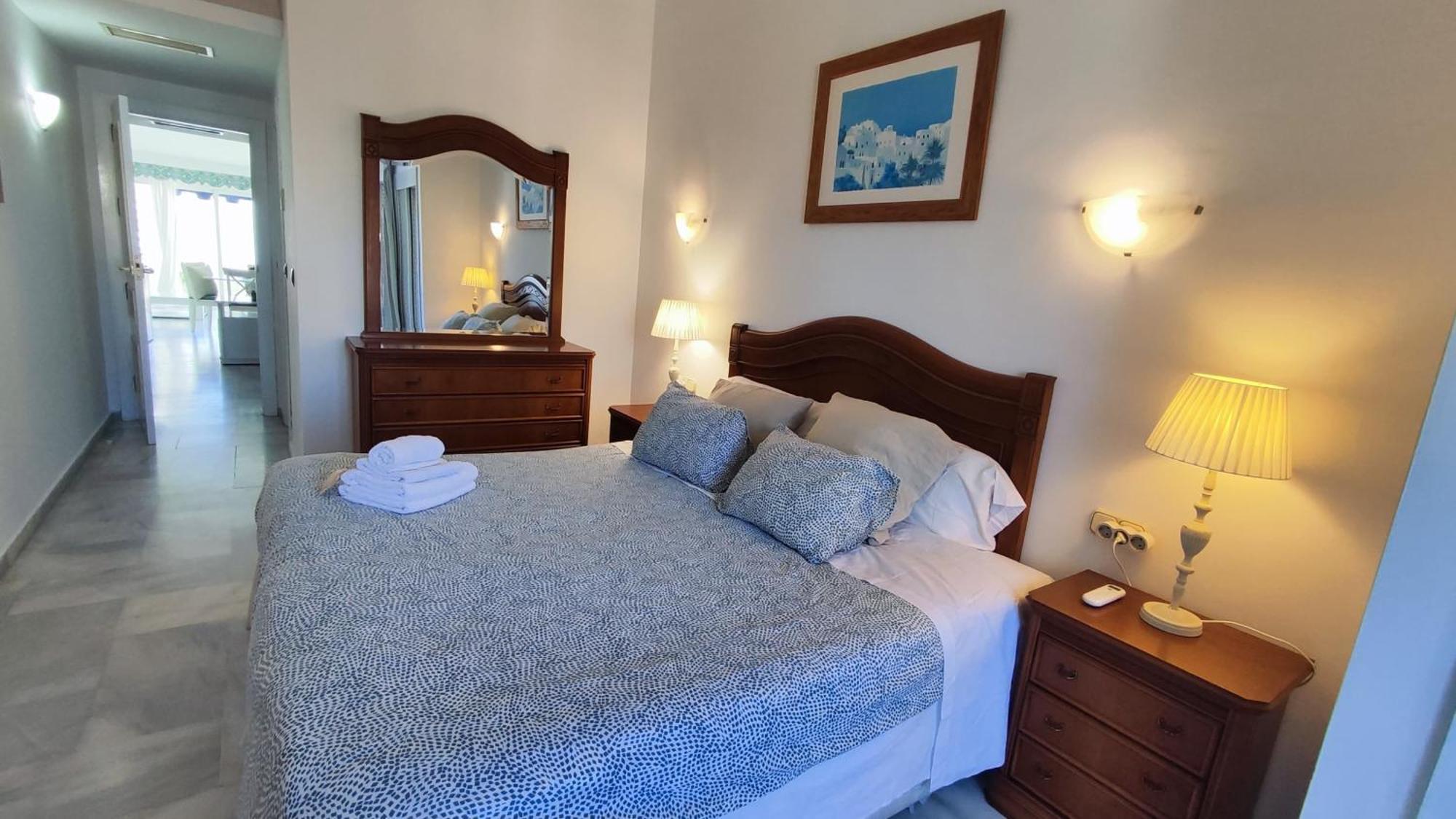 In Puerto Marina With Beautiful Views Of The Sea And The Boats Appartement